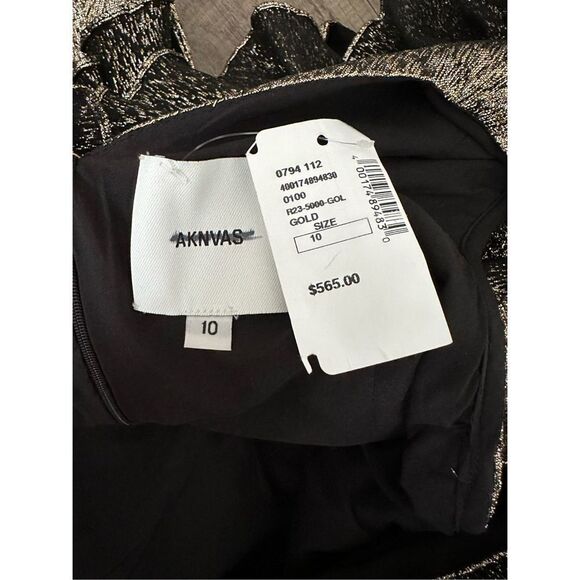 AKNVAS Blair Metallic Ruffle Top - Picture 10 of 10